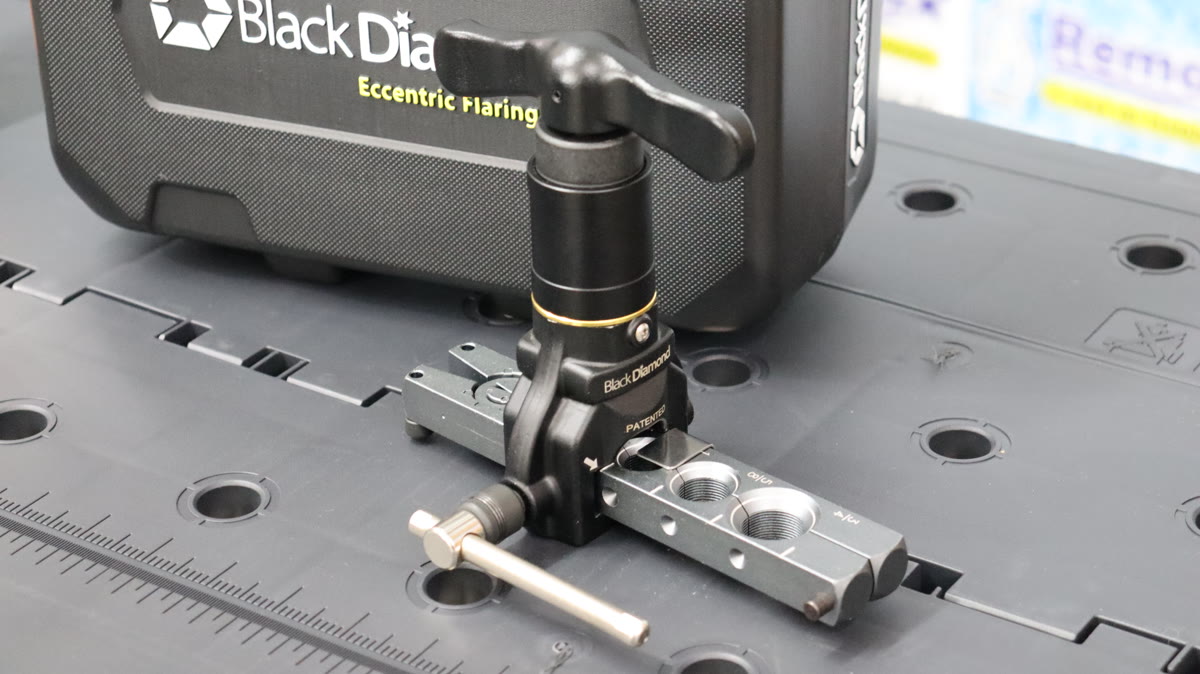 Flangeador excêntrico Black Diamond na bancada